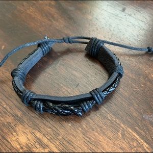 Men’s or unisex black leather bracelet